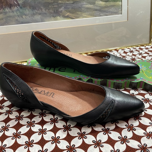 Sixty Seven Anthropologie flat - Picture 2 of 13